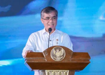 Kemnaker terbitkan SE Nomor M/3/HK.04.00/III/2026, menegaskan THR 2026 wajib dibayar penuh dan tidak boleh dicicil.