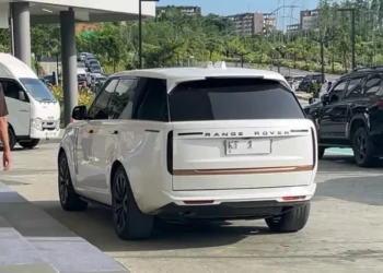 Pemprov Kaltim menegaskan mobil mewah Range Rover berpelat KT 1 yang digunakan Gubernur Rudy Mas’ud adalah kendaraan pribadi, bukan aset daerah.