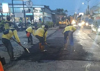 Wali Kota Tangerang Sachrudin targetkan seluruh perbaikan jalan jalur mudik rampung H-7 Lebaran 2026 demi kenyamanan dan keselamatan pemudik.