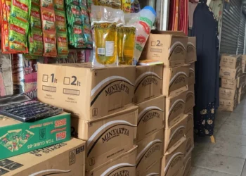 Harga Minyakita di Pasar Baru Kudus yang sempat mencapai Rp19.000 per liter mendadak turun ke HET Rp15.700 saat Mendag Budi Santoso melakukan kunjungan kerja.