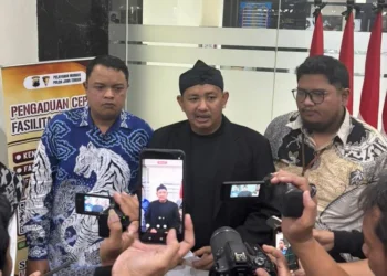 Pengusaha ASA yang telah mentransfer kas bon Rp3,99 miliar kini jadi tersangka dugaan cek kosong dan mencari keadilan.