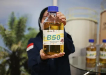Indonesia akan menghentikan impor solar mulai 1 Juli 2026 seiring penerapan biodiesel B50 berbasis sawit untuk memperkuat kemandirian energi nasional.