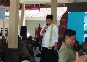 Bupati Jember Gus Fawaid mengoptimalkan anggaran pertanian 2025 dan lahan 8.000 hektare untuk menjadikan Jember sebagai lumbung pangan nasional.