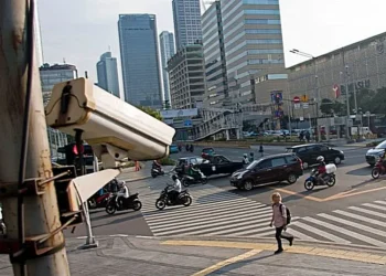 Gubernur DKI Jakarta Pramono Anung mewajibkan gedung lebih dari 4 lantai terhubung CCTV Pemprov DKI untuk meningkatkan keamanan dan integrasi pemantauan kota.