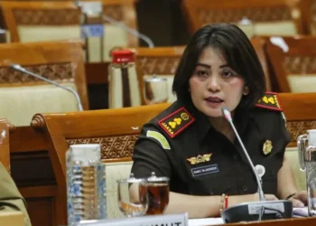 Buntut polemik kasus Amsal Sitepu, Kejagung memeriksa Kajari Karo Danke Rajagukguk dan dua anak buahnya terkait profesionalitas penanganan perkara.