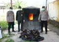 Balai Karantina Maluku Utara (Malut) musnahkan 20 unggas ilegal asal Sulawesi untuk mencegah penyebaran penyakit seperti flu burung dan menjaga keamanan hayati daerah.