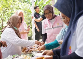 PLN NTB perkuat kemandirian ekonomi melalui program Srikandi Women Support Women bagi UMKM perempuan di Desa Medana, Lombok Utara.