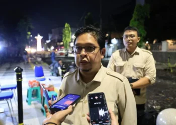 Pemkab Jember merevitalisasi pusat kuliner di Jalan Kartini dengan pengaturan jadwal proyek agar tidak mengganggu aktivitas ibadah di sekitar lokasi.