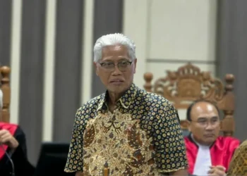 Mantan Dirut Bank Jateng Supriyatno dituntut 10 tahun penjara atas korupsi fasilitas kredit PT Sritex.