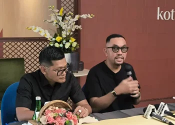 Ahmad Sahroni mengungkap kronologi penjebakan penipu berkedok pegawai KPK hingga ditangkap.