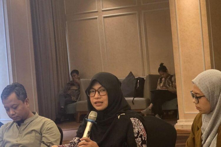 Kemendikdasmen Ubah Aturan TKA SMA, Kini Hanya Satu Mata Pelajaran Per Hari 1 Kepala Pusat Asesmen Pendidikan Kemendikdasmen Rahmawati memberikan pemaparan
mengenai Tes Kemampuan Akademik (TKA) dalam kegiatan Temu Jurnalis dan Buka
Puasa Bersama Kemendikdasmen di Kota Tangerang, Provinsi Banten pada Rabu sore
(4/3/2026). ANTARA/LINGKAR NETWORK