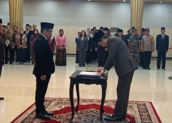 Bupati Jember Gus Fawait melantik direksi baru BUMD Perumda Perkebunan Kahyangan, didorong jadi penggerak ekonomi dan dukung program MBG.