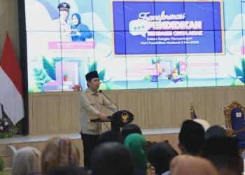 eringatan Hardiknas 2026, Bupati Jember Gus Fawait tegaskan komitmen kesejahteraan guru serta strategi pendidikan untuk mengentaskan kemiskinan ekstrem di Jember.