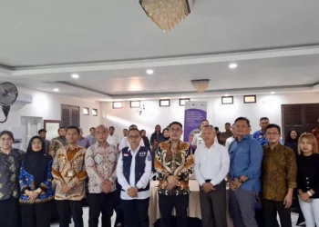 Pemerintah dorong desa di Lombok Timur menjadi benteng pelindungan dan pemberdayaan PMI melalui program Desa Migran EMAS, mulai dari edukasi hingga pengelolaan remitansi.