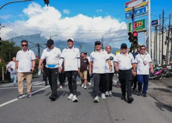 Gubernur Jateng Ahmad Luthfi rayakan May Day 2026 dengan jalan sehat bersama ribuan buruh di Kabupaten Semarang, apreasiasi kontribusi buruh pada ekonomi daerah.