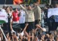 Presiden Prabowo Subianto teken Perpres Nomor 27 Tahun 2026, pangkas potongan aplikator ojol jadi 8 persen untuk tingkatkan pendapatan pengemudi ojek online.