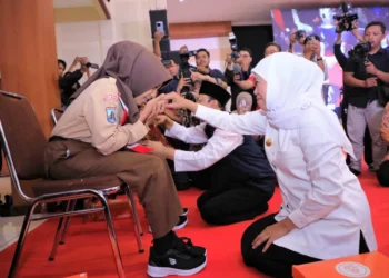 Gubernur Khofifah Indar Parawansa menegaskan Jawa Timur sebagai barometer pendidikan nasional pada Hardiknas 2026.