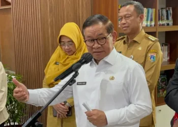 Gubernur DKI Pramono Anung optimistis stok sampah Bantargebang melalui metode cut and fill cukup untuk bahan bakar PLTSa guna atasi masalah sampah Jakarta.