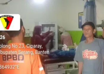 Wisatawan Lansia Asal Serang Selamat dari Insiden Terseret Ombak di Pantai Anyer 5 Wisatawan Lansia Asal Serang Selamat dari Insiden Terseret Ombak di Pantai Anyer