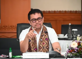 Anggota DPR RI Marinus Gea meminta BGN tidak merangkap fungsi sebagai regulator, pelaksana, dan pengawas Program MBG demi meningkatkan akuntabilitas.