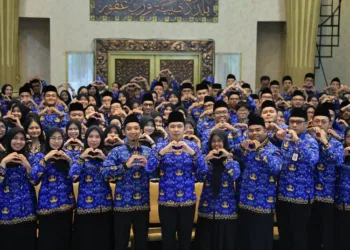 Pemkab Jember menggerakkan 22 ribu ASN untuk mempromosikan potensi daerah, wisata, dan investasi melalui media sosial setiap hari Jumat guna dongkrak ekonomi.