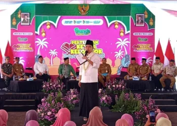 Bupati Jember Gus Fawait sosialisasikan beasiswa kuliah gratis untuk anak guru ngaji dan layanan kesehatan UHC gratis melalui program Bunga Desaku.