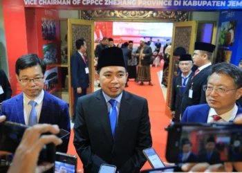 Akademisi Universitas Brawijaya menilai kepemimpinan kuat Bupati Jember menjadi kunci terjalinnya kemitraan global dengan Kota Jinhua, Tiongkok.