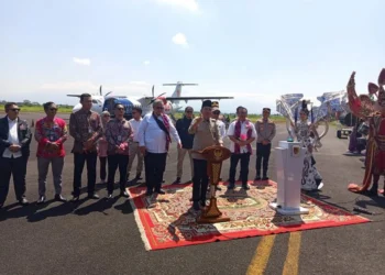 Bupati Jember Muhammad Fawait meresmikan rute penerbangan baru Wings Air Jember–Surabaya di Bandara Notohadinegoro untuk dongkrak ekonomi regional.