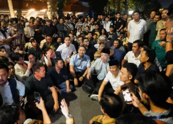 Wamentan Sudaryono dan Kepala BP Taskin Budiman Sudjatmiko bantah kabur saat diskusi di GIK UGM berujung ricuh, tegaskan ingin dialog dengan mahasiswa.