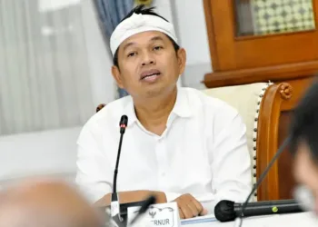 Gubernur Jawa Barat Dedi Mulyadi (KDM) menegaskan subsidi sekolah swasta gratis akan dicabut bagi siswa yang terlibat tawuran, kriminalitas, atau melanggar aturan.