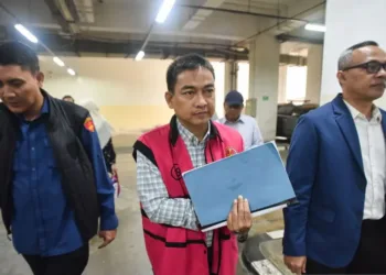 Mantan Ketua Ombudsman RI Hery Susanto didakwa menerima suap Rp4,85 miliar berupa uang tunai dan rumah dalam perkara dugaan korupsi tata kelola pertambangan nikel.