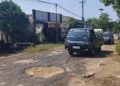 Jalan rusak di Desa Daren Jepara memicu protes warga, pihak desa memastikan perbaikan jalan dianggarkan Pemkab tahun ini.