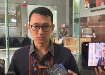 KPK mengumumkan identitas 4 tersangka kasus dugaan korupsi proyek pembangunan Gedung Pemkab Lamongan yang merugikan negara ratusan miliar rupiah.