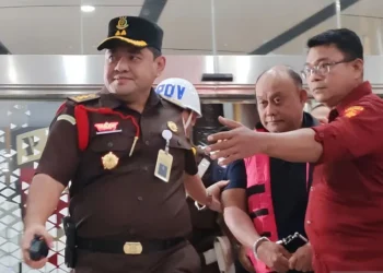Kejagung menahan mantan Kepala BGN Dadan Hindayana beserta dua eks Wakil Kepala BGN terkait dugaan kasus jual beli titik dapur program MBG.