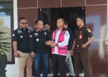 Kejari Donggala mengungkap kerugian negara sebesar Rp4,6 miliar dalam kasus korupsi Perumda Uwe Lino, dua tersangka telah ditahan.