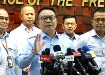 Kepala Staf Kepresidenan Dudung Abdurachman membantah rumor kepemilikan titik dapur MBG dan siap memberi hadiah bagi yang bisa membuktikannya.