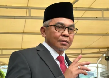 Ketua KPK Setyo Budiyanto menegaskan penyelidikan kasus dugaan korupsi program MBG di BGN hanya dihentikan sementara, bukan permanen.