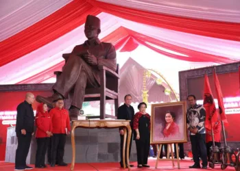 Megawati Soekarnoputri meresmikan renovasi Istana Gebang di Blitar, dan mengajak generasi muda meresapi semangat perjuangan Bung Karno.