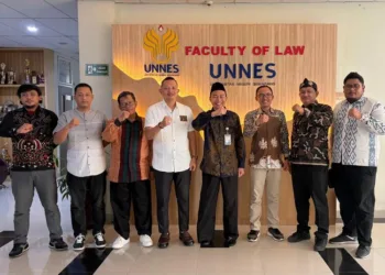 FH Unnes menjajaki kerja sama dengan DPD PERADI Profesional Jateng untuk merealisasikan Program Profesi Advokat (PPA) terintegrasi pertama di Jawa Tengah.