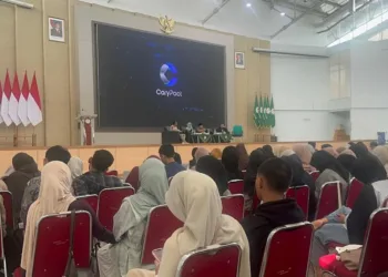 Sebanyak 900 peserta menghadiri seminar nasional di UIN Mataram yang membahas inovasi teknologi, riset, dan blockchain untuk memperkuat transformasi digital NTB.