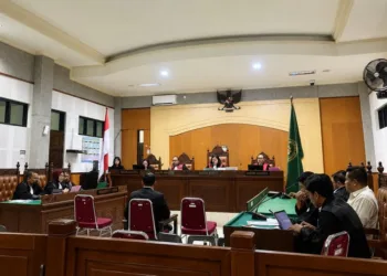 Ahli Hukum Administrasi Negara UGM Dr Oce Madril menegaskan gubernur tidak berwenang memberikan perintah ke anggota DPRD NTB dalam sidang dugaan gratifikasi.