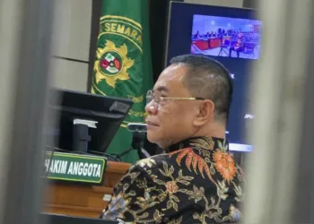 Bupati Pati nonaktif Sudewo didakwa menerima Rp2,4 miliar dari dugaan pemerasan calon perangkat desa di Pati.