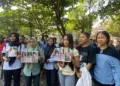 Puluhan warga Desa Tompegunung Sukolilo mendatangi Kantor Bupati Pati untuk menagih perbaikan jalan rusak yang menghubungkan Kecamatan Sukolilo dan Kayen.