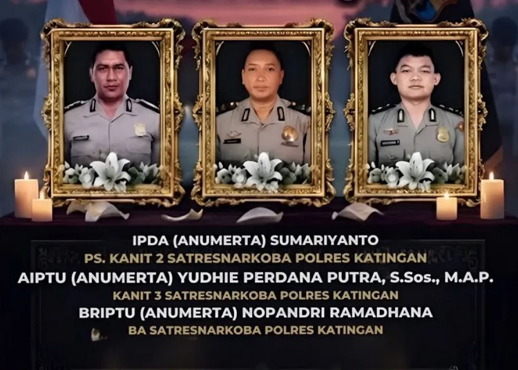 Kapolri Naikkan Pangkat Anumerta 3 Polisi Katingan yang Gugur Saat Gerebek Bandar Narkoba 1 Kapolri Jenderal Listyo Sigit Prabowo menganugerahkan kenaikan pangkat anumerta kepada tiga anggota Polres Katingan yang gugur saat menggerebek bandar narkoba.