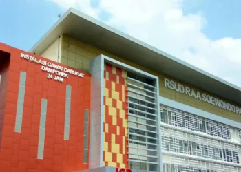Tampak depan gedung baru RSUD Soewondo Pati. DPRD Pati berharap direktur baru dapat meneruskan capaian positif yang telah dicatatkan pemimpin lama. (Red – Lingkar.news)