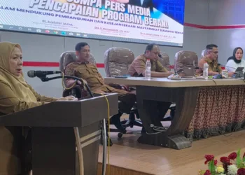 Wakil Gubernur Sulawesi Tengah dr. Renny Lamadjido menghadiri kegiatan pemaparan Pencapaian Program BERANI dalam mendukung Pembangunan dan Kesejahteraan Masyarakat Sulawesi Tengah, di Kantor Bappeda Sulawesi Tengah, Palu, Senin (6/7/2026). (Red – Lingkar.news)