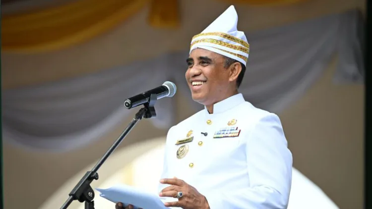 Gubernur Sulteng Anwar Hafid menghadiri upacara peringatan HUT ke-66 Kabupaten Banggai di Luwuk, Rabu (8/7/2026). (Ant – Lingkar.news)