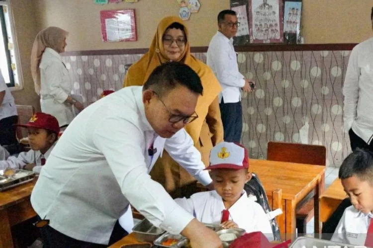 KSP Dudung Cek Langsung Progam Prioritas Pemerintah di Purwakarta, Apa Saja? 1 Kepala Staf Kepresidenan Dudung Abdurachman. ANTARA/LINGKAR NETWORK.