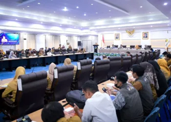 Suasana Entry Meeting Penilaian Ombudsman RI: Penilaian Maladministrasi Pelayanan Publik Pemerintah Daerah Provinsi Sulawesi Tengah Tahun 2026  di Ruang Polibu, Kantor Gubernur Sulawesi Tengah, Selasa (21/7/2026), yang juga dihadiri Wagub Sulteng Reny A. Lamadjido. (Red – Lingkar.news)