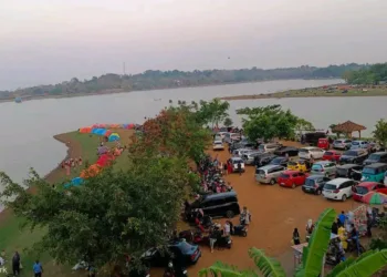 Objek wisata Poncodan, Gembong, ramai wisatawan. Komisi B DPRD Pati mendorong pemerataan pembenahan objek wisata. (Red – Lingkar.news)